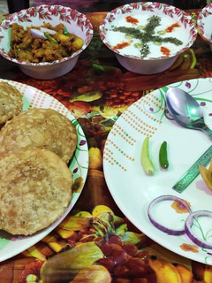 उड़द दाल खस्ता कचौड़ी (Urad dal khasta kachori recipe in Hindi) रेसिपी मुख्य फोटो