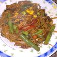 Fideos de arroz salteados con vegetales