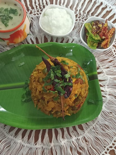 વઘારેલી ખીચડી (Vaghareli Khichdi Recipe In Gujarati) રેસીપી મુખ્ય ફોટો