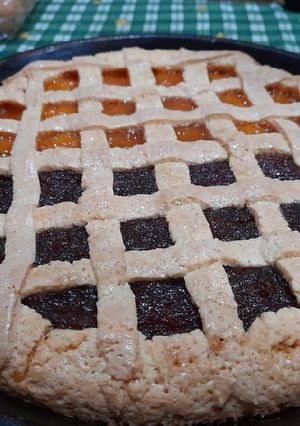 Una foto de Pastafrola de membrillo y batata