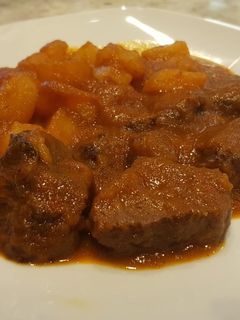 Una foto de Carrilleras de ternera guisadas con vino tinto