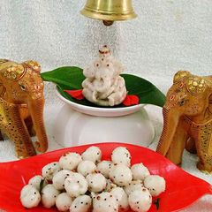 A picture of Modak AMMINI KOZHAKATAI.