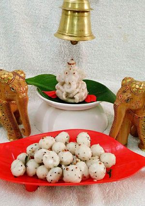 A picture of Modak AMMINI KOZHAKATAI.