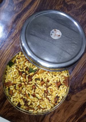 मिक्स मुरमुरा चिवड़ा (Mix Murmura Chivda recipe in Hindi) रेसिपी मुख्य फोटो
