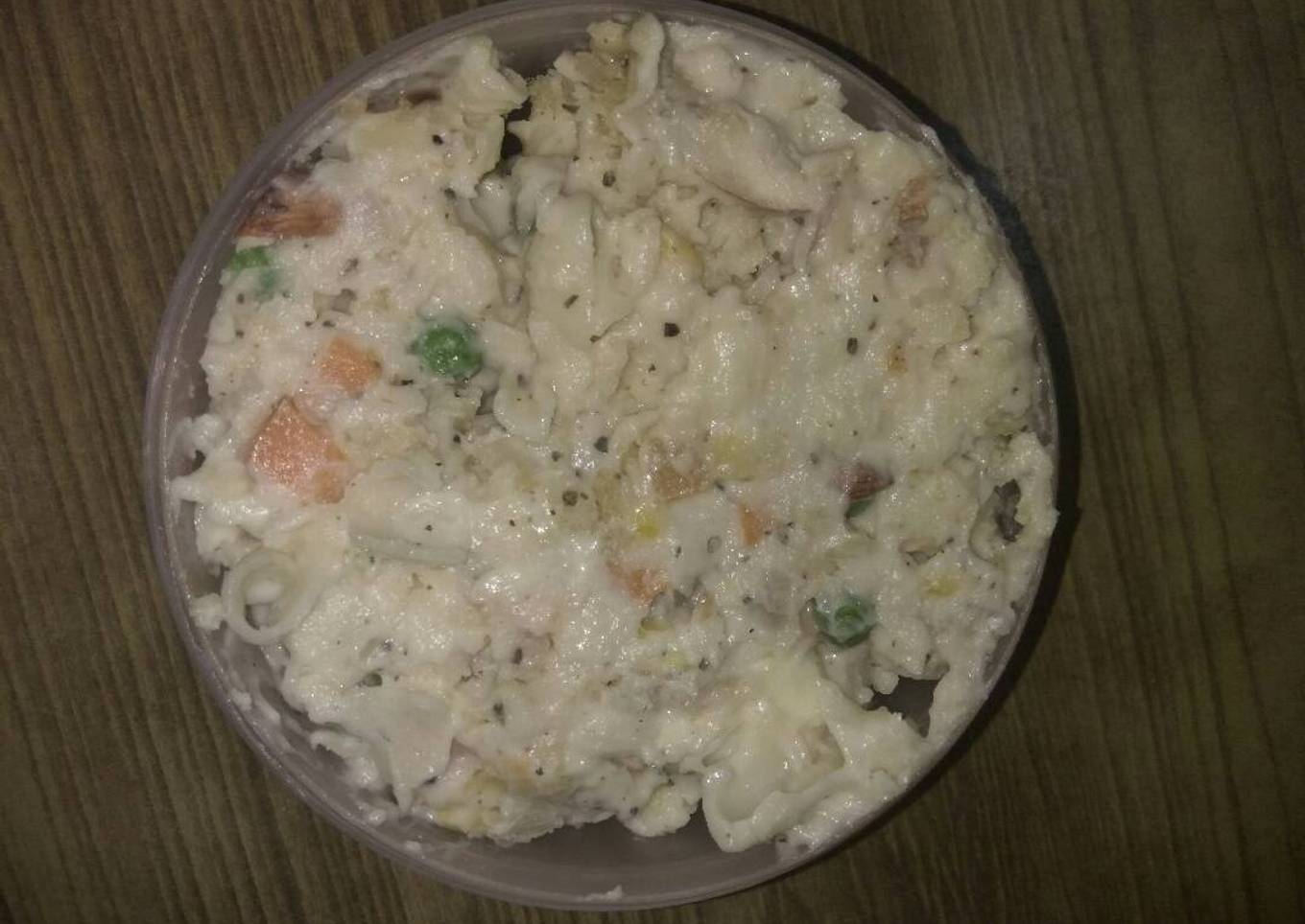 White sauce pasta with veggies