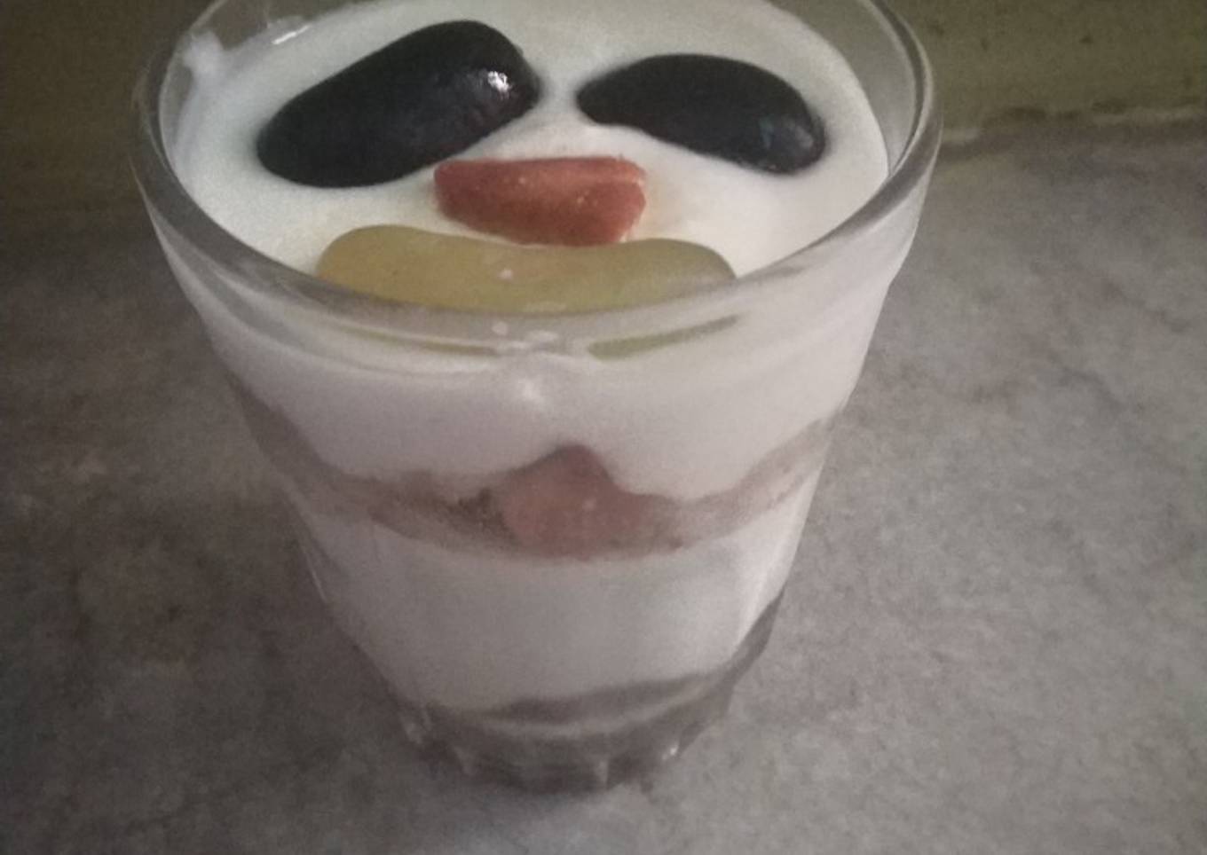 Cookie fruity parfait