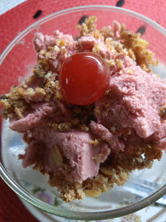 Una foto de Helado de frutillas🍓🍓🍓y bananas🍌🍌🍌