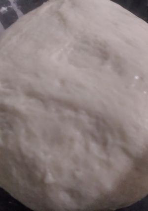 A picture of Pizza dough.