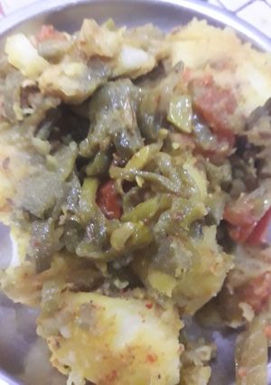 आलू सेम की फली की सब्जी (aloo sem ki phali ki sabzi recipe in Hindi) रेसिपी मुख्य फोटो