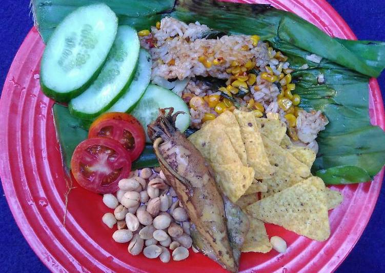 Nasi bakar bakso jagung manis + cumi