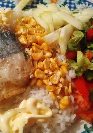 Una foto de Ensalada fresca con pescado