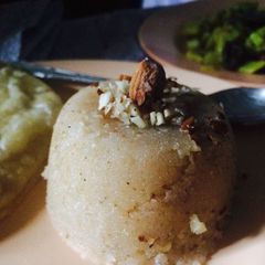 A picture of Sooji ka halwa.