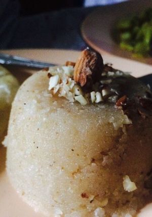 A picture of Sooji ka halwa.