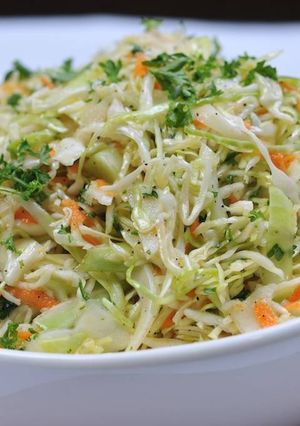 รูปของ Coleslaw salad