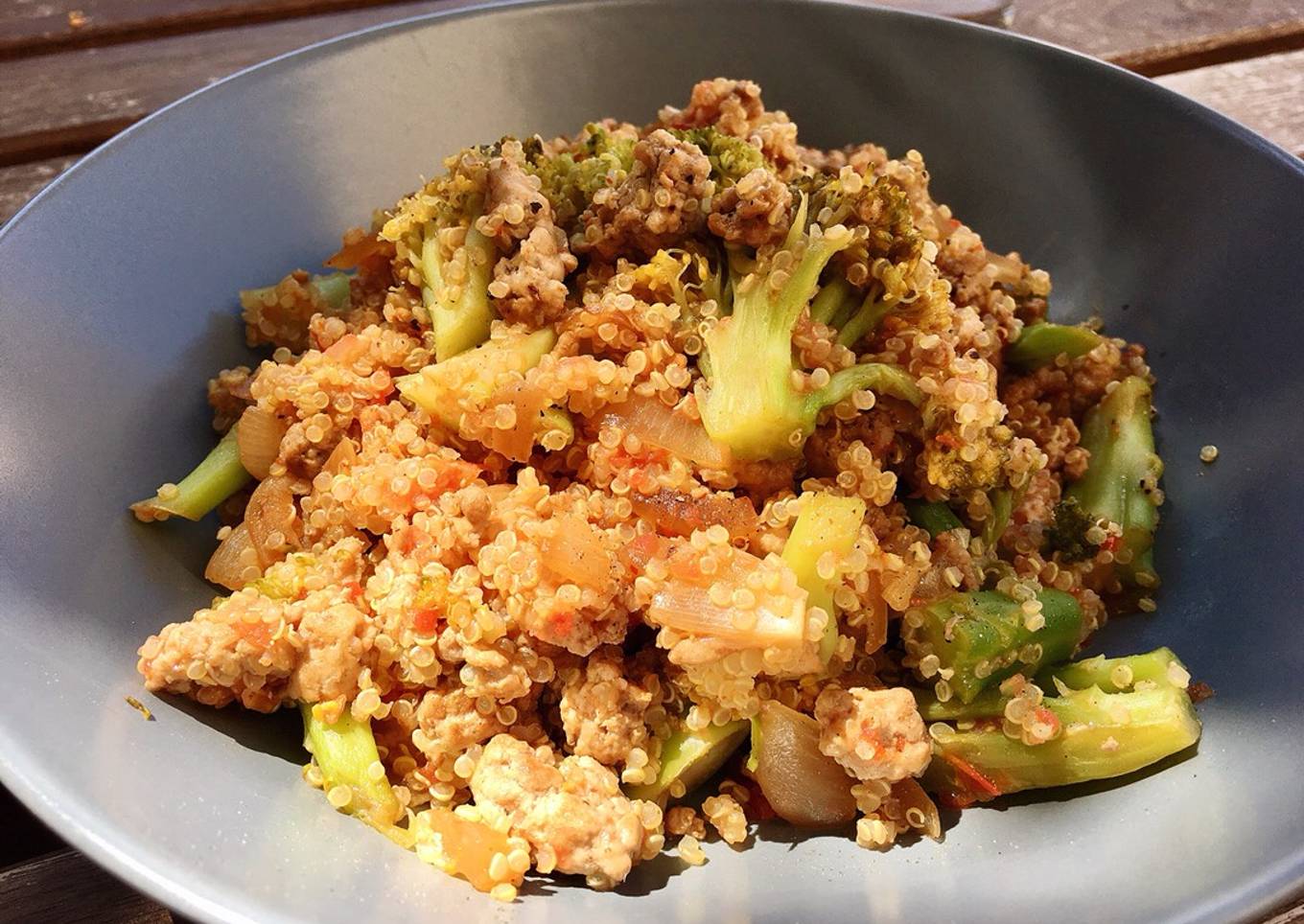 Salteado de quinoa con carne picada