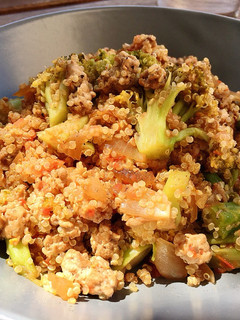 Una foto de Salteado de quinoa con carne picada