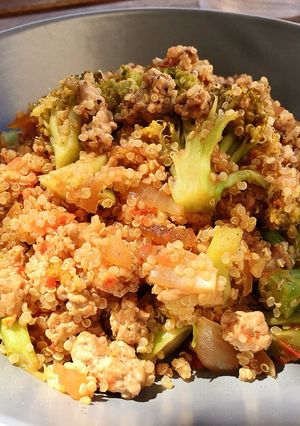 Foto principal de Salteado de quinoa con carne picada