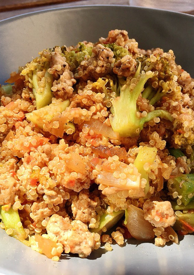 Una foto de Salteado de quinoa con carne picada