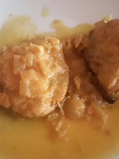 Una foto de Pollo encebollado a la mostaza