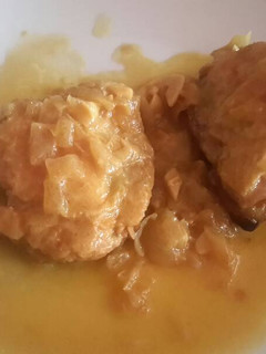 Una foto de Pollo encebollado a la mostaza