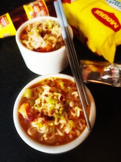 ভেজ স্যুপি ম্যাগি(veg soupy maggi recipe in Bengali) রেসিপির প্রধান ছবি