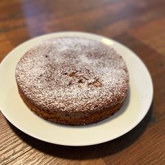 A picture of Orange Cake.