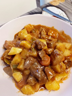 Una foto de Estofado "Goulash"(Receta húngara)