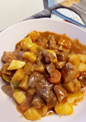 Una foto de Estofado "Goulash"(Receta húngara)
