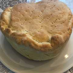 A picture of Focaccia chiusa ai peperoni filanti.
