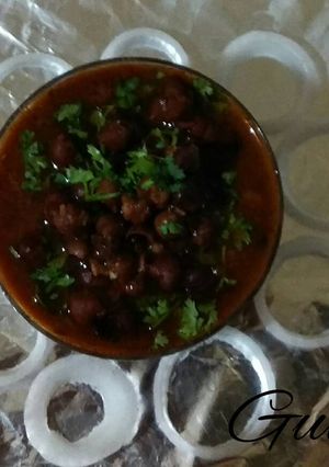 A picture of Punjabi style chole.