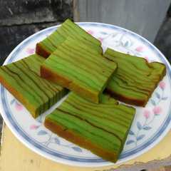 A picture of Lapis Putih Telur.