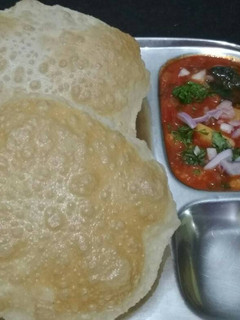 பூரி செய்முறை முக்கிய புகைப்படம்