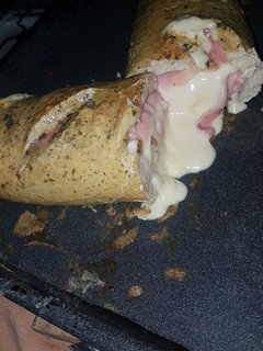 Una foto de Pan casero relleno