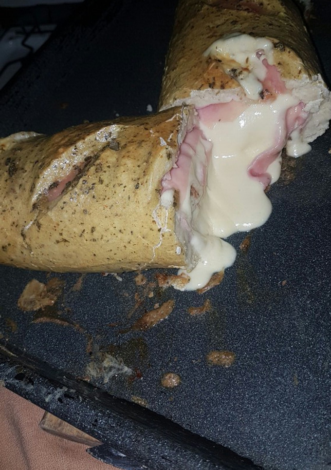 Una foto de Pan casero relleno