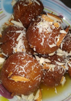 A picture of Bread gulab jamun.