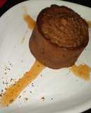 Volcán de chocolate con salsa Tabasco habanero