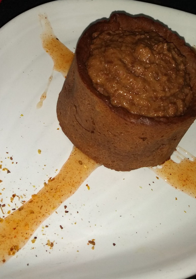 Una foto de Volcán de chocolate con salsa Tabasco habanero