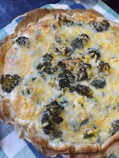 Una foto de Quiche de jamón ibérico, champiñones y brécol