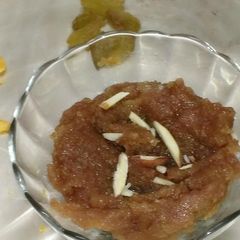 A picture of Gur wala SOOJI ka HALWA.