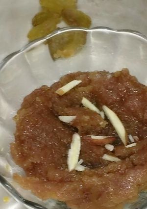 A picture of Gur wala SOOJI ka HALWA.
