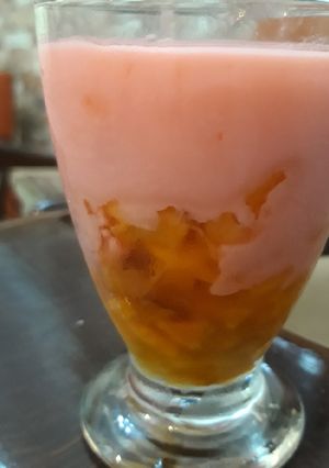 صورة لوصفة تحلية فلان مع سلطة الفواكه مممممم 😋