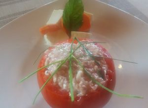 Una foto de Tomatito relleno