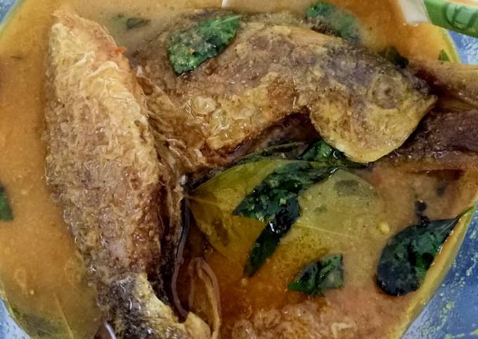 Recipe: Delicious Ikan Ekor Kuning Masak Kuah Kuning