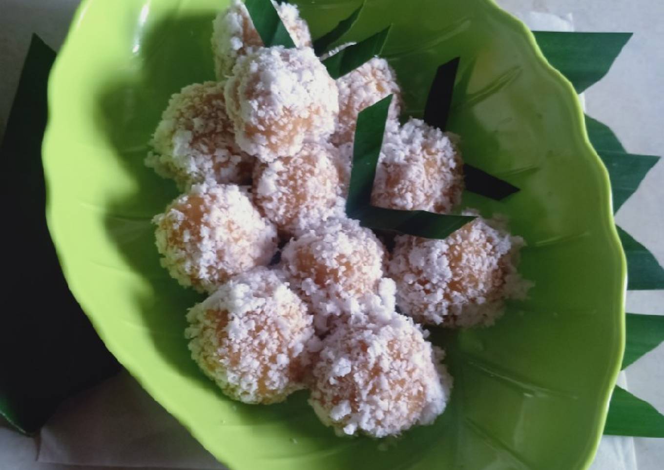 Klepon ubi kuning