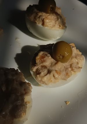 Una foto de Huevos rellenos