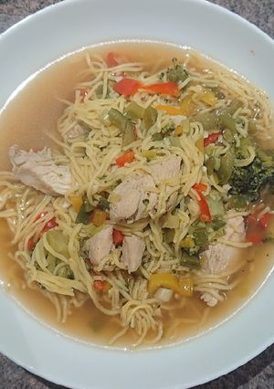 A picture of Chicken and Broccoli Noodle Steamboat.