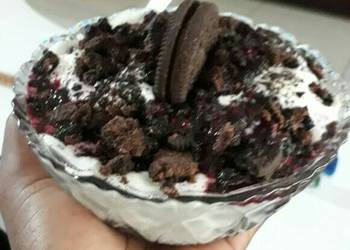 Unique Cuisine Oreo Parfait Very Delicious