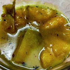 A picture of Bengali style Aam er chutney.