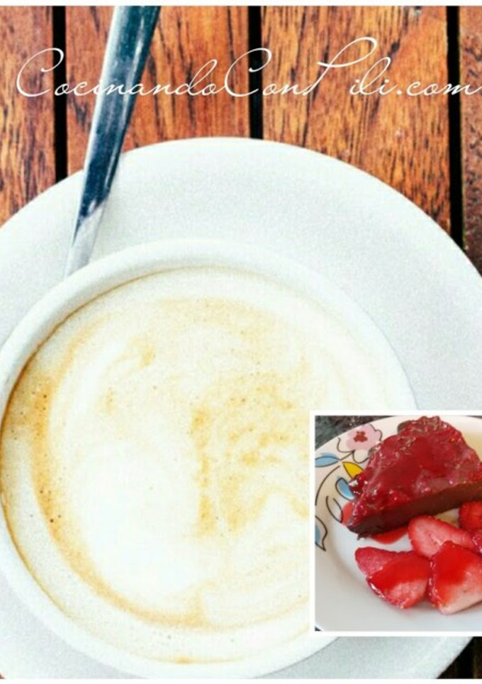 Una foto de Tarta de fresa y chocolate light