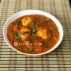 A picture of Ceylon Egg Curry.